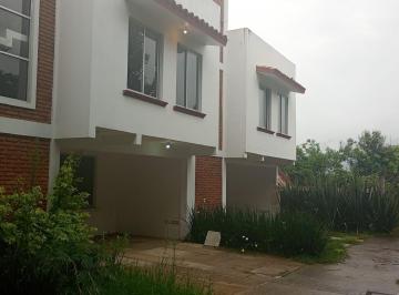 Casa · 210m² · 3 Recámaras · 2 Estacionamientos · Casa en Venta Dentro de Privada en Huauchinango