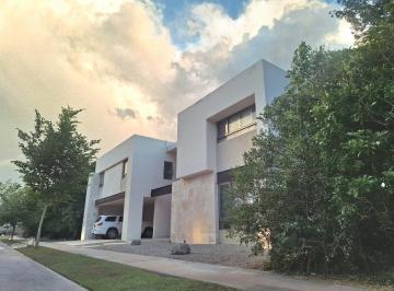 Casa · 460m² · 5 Recámaras · 4 Estacionamientos · Casa en Venta, Mérida, Yucatán Country Club
