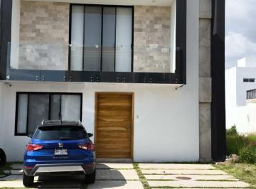 Casa en condominio de 4 habitaciones, Tlajomulco de Zúñiga · Casa en Venta Fraccionamiento Valle de Las Flores
