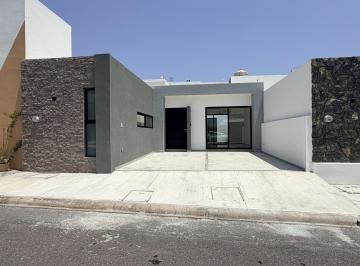 Casa · 172m² · 2 Recámaras · 2 Estacionamientos · Casa en Venta Lomas de La Rioja Alvarado Veracruz Riviera Veracruzana