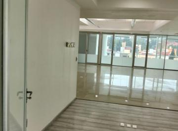 Excelente oficina ejecutiva acondicionada, edificio cuenta con elevadores, cerca · Oficina Ejecutiva