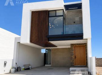 Casa · 207m² · 3 Recámaras · 2 Estacionamientos · Casa en Fraccionamiento Tarona