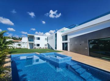 Casa · 865m² · 5 Recámaras · 6 Estacionamientos · Casa en Venta en Morelos, Fraccionamiento Lomas de Cocoyoc