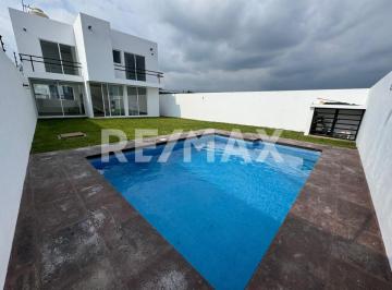 Casa · 140m² · 3 Recámaras · 2 Estacionamientos · Casa en Venta en Morelos, Fraccionamiento Real de Oaxtepec