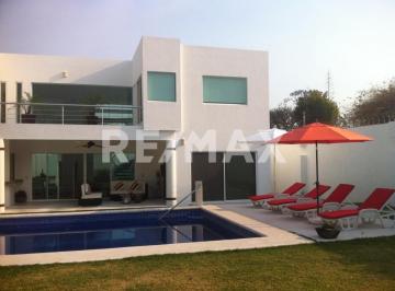 Casa · 379m² · 3 Recámaras · 2 Estacionamientos · Casa en Venta en Fraccionamiento Real de Oaxtepec