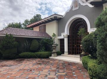 Casa en condominio de 2 habitaciones, Guadalajara · Casa en Renta en Colinas de San Javier - Condominio Rinconada del Arroyo en Zapopan, Jalisco