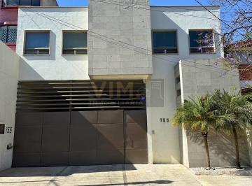 Casa · 427m² · 3 Recámaras · 3 Estacionamientos · Casa Cercana a Santa Fe