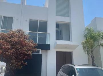 Casa · 155m² · 3 Recámaras · 1 Estacionamiento · Casa - Residencial El Refugio