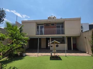 Casa de 3 habitaciones, León · Casa en Venta León Moderno