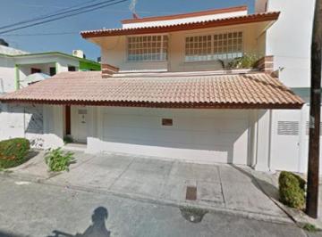 Casa de 5 habitaciones, Boca del Río · Casa en Venta en Jardines de Mocambo Boca del Rio Veracruz