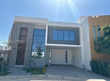 Casa en condominio de 4 habitaciones, Tlajomulco de Zúñiga · Casa en Provenza Amplia con Muchos Espacios