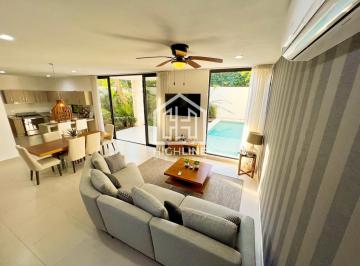 Casa · 270m² · 4 Recámaras · 2 Estacionamientos · Casa 3 Habitaciones en Playa del Carmen a 8 Minutos de Centro Maya
