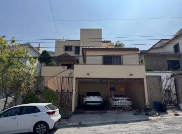 Casa · 268m² · 3 Recámaras · 2 Estacionamientos · Casa en Venta en Contry