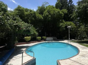 Casa · 5715m² · 4 Recámaras · 10 Estacionamientos · Casa en Temixco