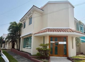 Casa de 3 habitaciones, Boca del Río · Casa en Renta en Fracc. Costa de Oro – Boca del Río | Inmobiliaria Veracruz