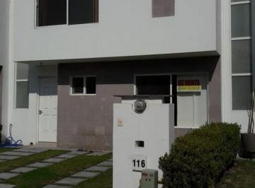 Casa de 3 habitaciones, Corregidora · Casa en Renta en Paseos del Bosque, 3 Recamaras, Terraza con Vista a Area Verde