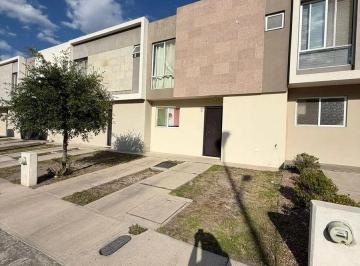 Casa en condominio de 2 habitaciones, El Marqués · Casa Amueblada en Zakia