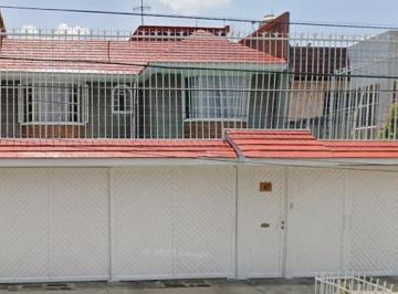 Casa de 5 habitaciones, Tlalnepantla de Baz · Venta de Casa en Habitacional Valle Ceylan Estado de Mexico