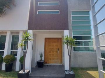 Casa en condominio de 5 habitaciones, Metepec · Casa en La Asuncion Privada, Porton Electrico 5 Recamaras 2 en Planta Baja,5 Baños. metepec