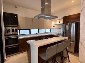 Casa de 3 habitaciones, Monterrey · Casa en Renta en Cumbres San Agustín Sector Chelsea