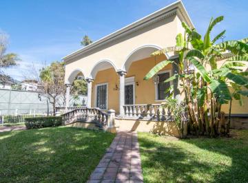 Casa de 4 habitaciones, Guadalajara · Casa en Renta en Esquina en La Colonia Americana, Guadalajara