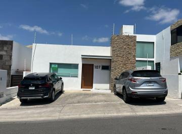 N/A · Renta Casa Una Planta en Jurquilla Estilo Ejecutivo: con Diseño Minimalista de Alta Gama Que y Los