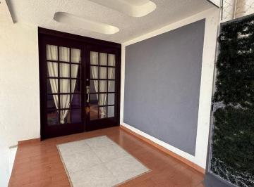 Casa · 185m² · 4 Recámaras · 3 Estacionamientos · Casa Renta Al Norte Cuernavaca