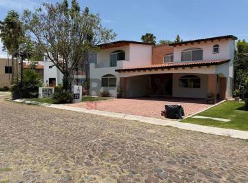 RCV26060805KGA
Ven y conoce esta casa que te ofrece amplitud, iluminación y un · Casa Venta Balvanera Golf & Polo Country Club