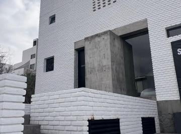 Casa · 249m² · 3 Recámaras · 2 Estacionamientos · Casa E Venta en Zibata