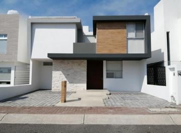 Casa · 243m² · 3 Recámaras · 2 Estacionamientos · Casa en Venta en Condesa de Juriquilla