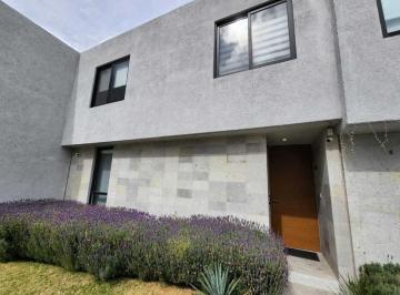 Casa en condominio · 2 Recámaras · 2 Estacionamientos · Casa en Renta en Altos Juriquilla