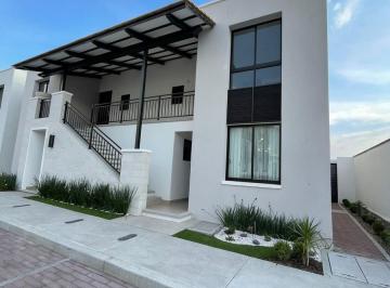 Departamento · 83m² · 2 Recámaras · 2 Estacionamientos · Departamento en Venta en El Refugio