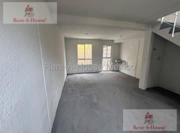 Casa · 53m² · 2 Recámaras · 1 Estacionamiento · Casa en Venta en Real Granada, Tecamac Jl 26 - 3285.