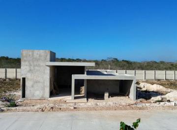 Casa · 380m² · 3 Recámaras · 2 Estacionamientos · Casa de Una Sola Planta en Venta Dentro de Privada en Tixcuytún, Mérida