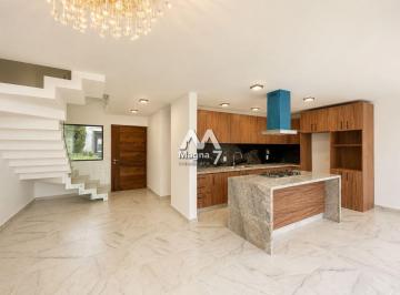 Casa de 4 habitaciones, Zapopan · Casa en Renta en Solares Residencial
