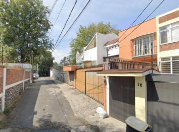 Casa de 4 habitaciones, Alvaro Obregón · Casa de 218 m² de Terreno con 4 Recámaras en Venta en Tetelpan