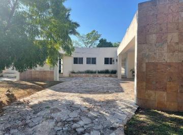d13f01e508fcffbd1a519576978d0e00972fb2d3bcd2057d4e5054401770f2ae · Casa en Renta en Club de Golf La Ceiba - Hi