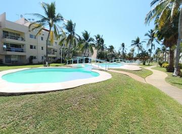 Departamento · 82m² · 2 Recámaras · Departamento de Dos Recamaras con Alberca en Renta Amueblado