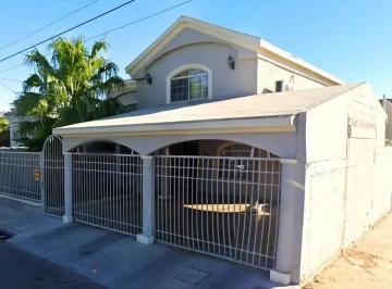 1 · Casa en Venta en Mexicali con 4 Recámaras y Amplia Construcción