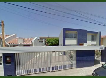1 · Casa en Venta en El Paraíso, Tijuana - Espaciosa y Bien Ubicada