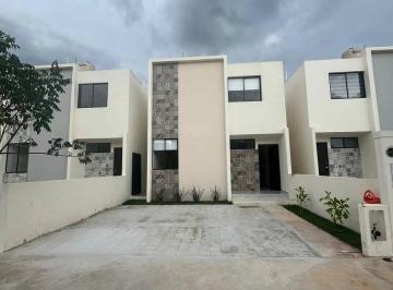Casa · 198m² · 2 Recámaras · Casa en Renta Fraccionamiento Cerrado, Kanasín