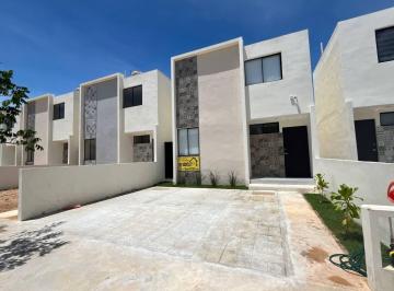 Casa · 198m² · 2 Recámaras · 2 Estacionamientos · Casa en Renta Fraccionamiento Cerrado, Kanasín