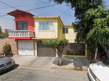 Casa de 3 habitaciones, Nezahualcóyotl · Venta de Casa en Valle de Aragon