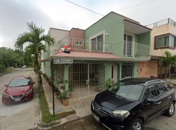Casa de 3 habitaciones, Villahermosa · Venta de Casa en Blancas Mariposas, Villahermosa.