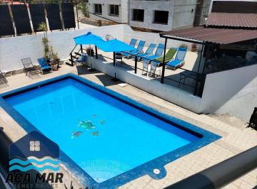 Casa · 400m² · 5 Recámaras · 3 Estacionamientos · Casa Grande con Alberca y Vista Al Mar en Renta Vacacional en Acapulco