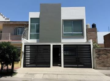 Casa de 3 habitaciones, Zapopan · Casa en Renta Recién Remodelada en Mirador San Isidro, Zapopan