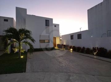 Casa · 186m² · 3 Recámaras · 3 Estacionamientos · Casa en Venta en Pueblo Conkal