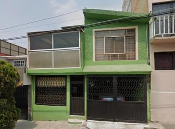 Casa de 4 habitaciones, Atizapán de Zaragoza · Casa en Venta en Lomas de Atizapán