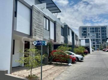 Casa · 136m² · 3 Recámaras · 2 Estacionamientos · Casa en Venta en Miralto Residencial, Zapopan.
