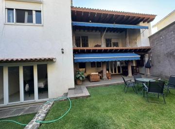 Casa de 3 habitaciones, Cuernavaca · Hermosa Casa con Carácter, en Privada con Vigilancia 24/7, Ubicada en Una de Las Zonas Residenciales